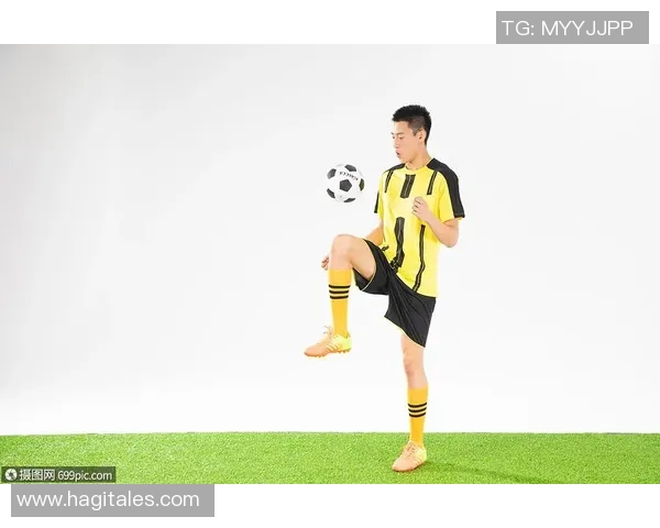 掌握颠球技巧的秘诀与训练方法助你提升足球水平与球场表现